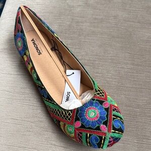 Sonoma Women's Colorful Embroidered Loafers